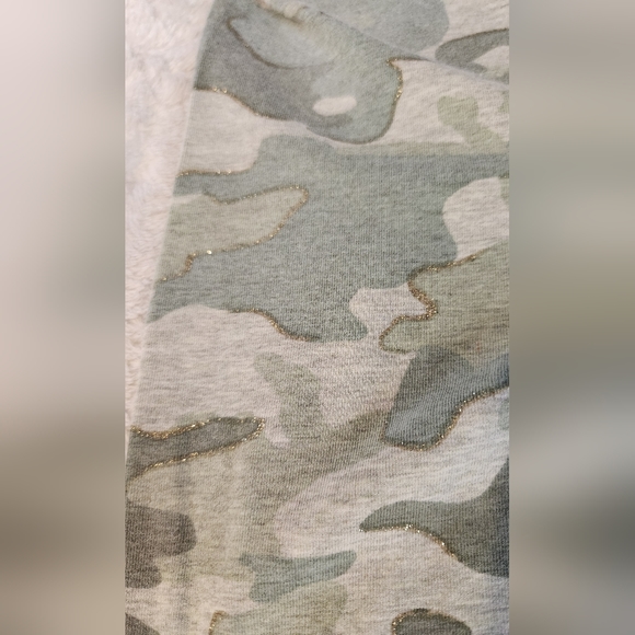 🛍2/$12 or 3/15 Gymboree Sparkle Camo Leggings, Size M(8) - Picture 4 of 7